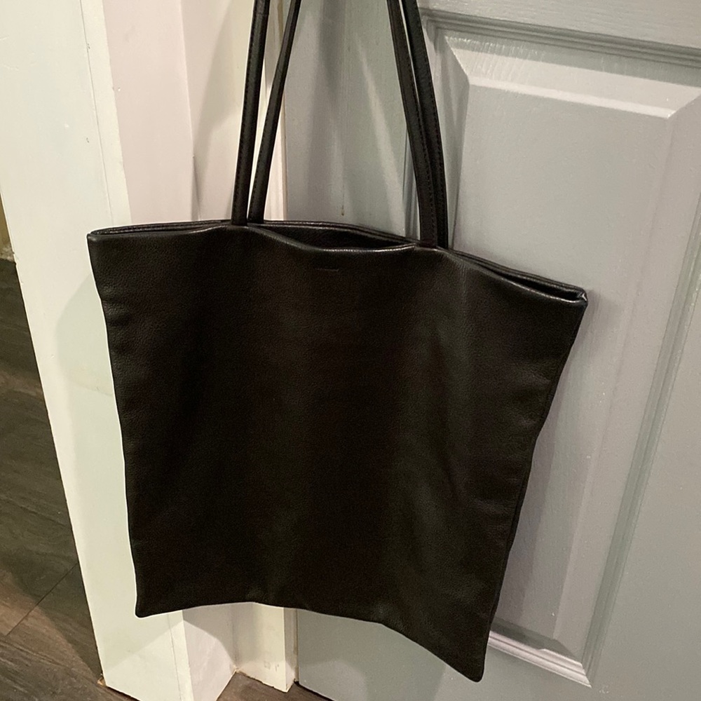 Black leather flat tote from Baggu